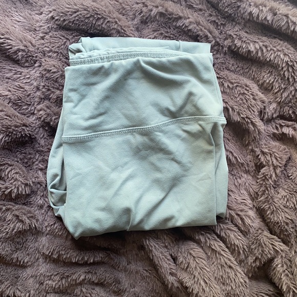 Pants - 🦋Adorable Light green leggings!